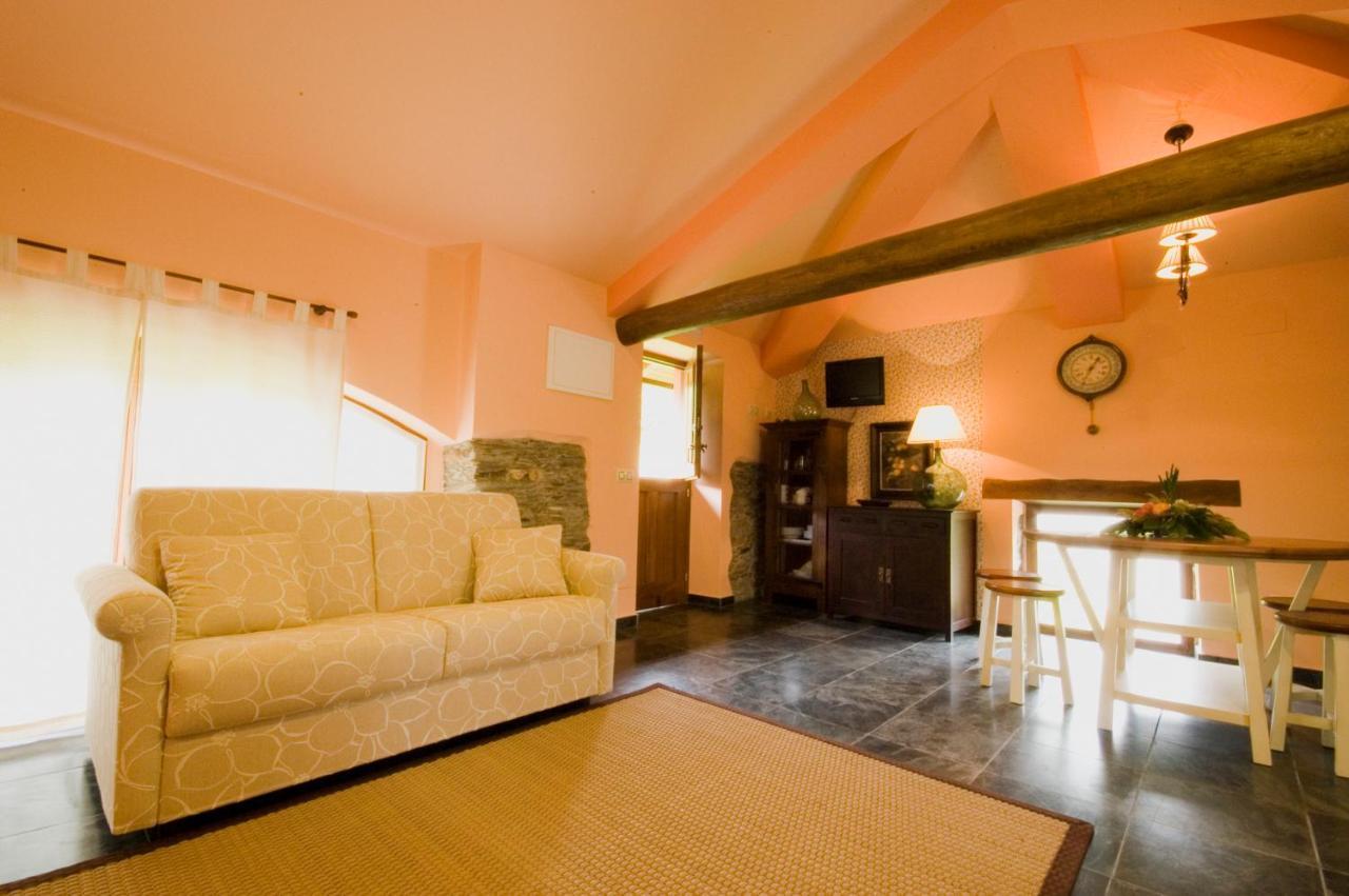 Hostal La Searila Seares Exterior foto
