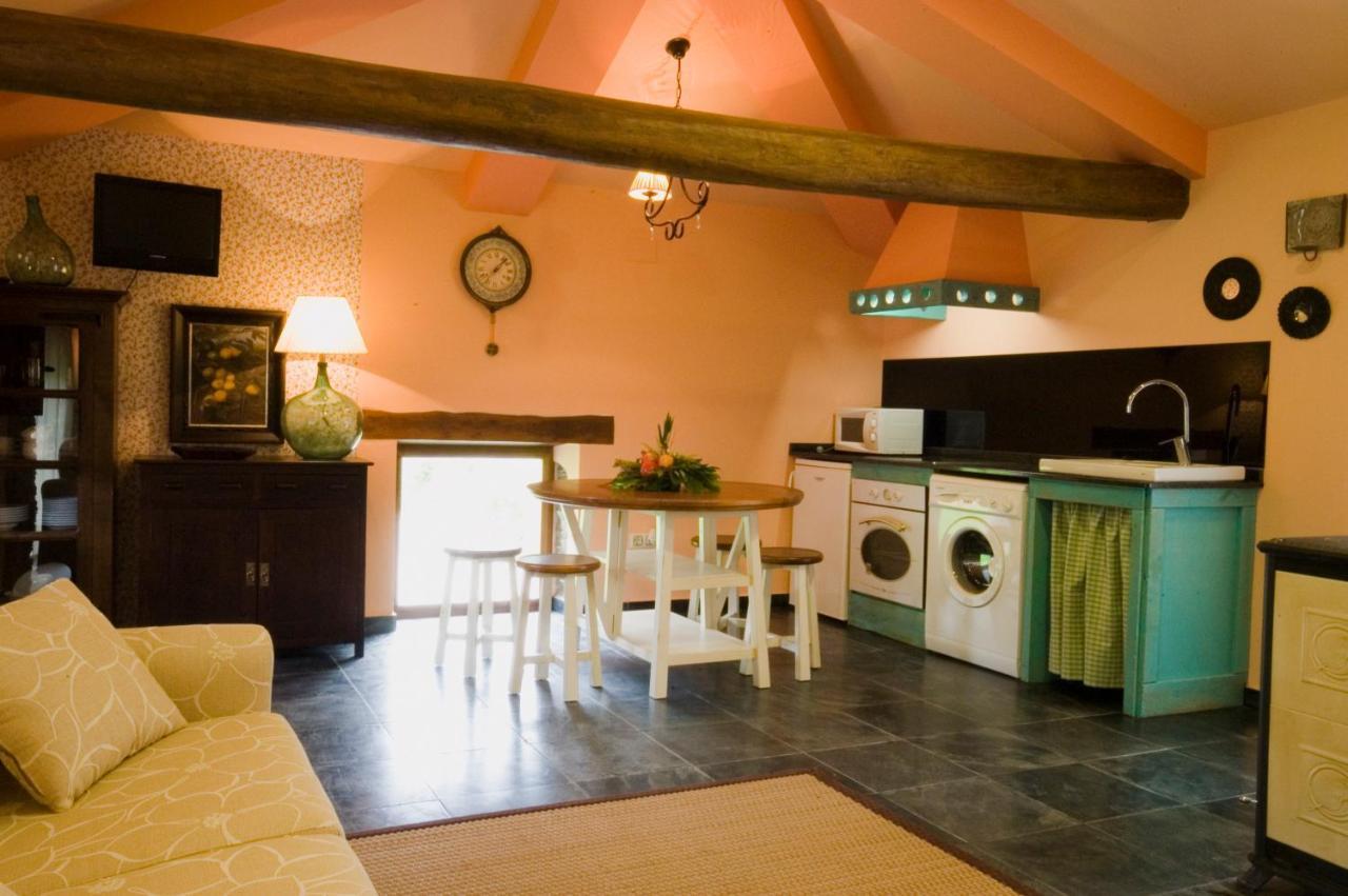 Hostal La Searila Seares Exterior foto