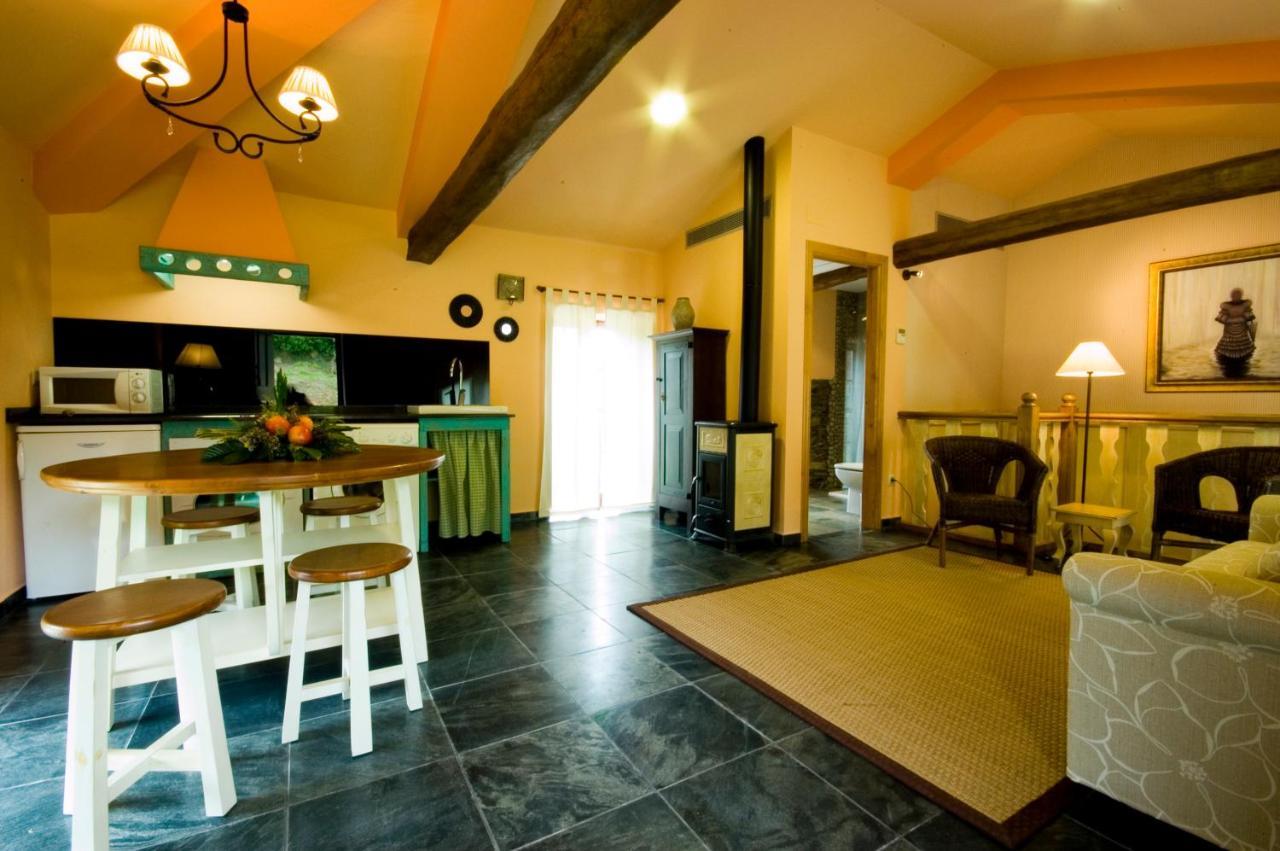 Hostal La Searila Seares Exterior foto