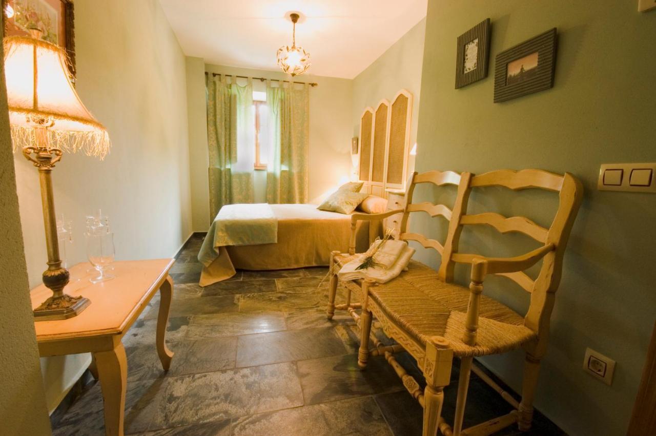 Hostal La Searila Seares Exterior foto