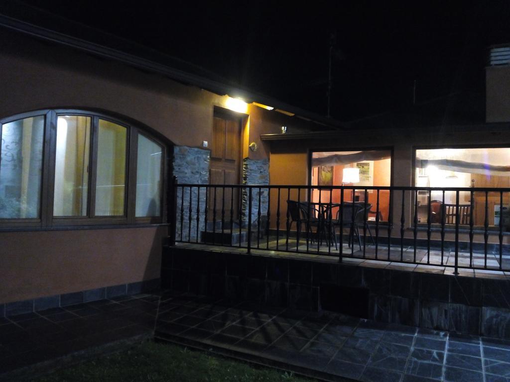 Hostal La Searila Seares Exterior foto
