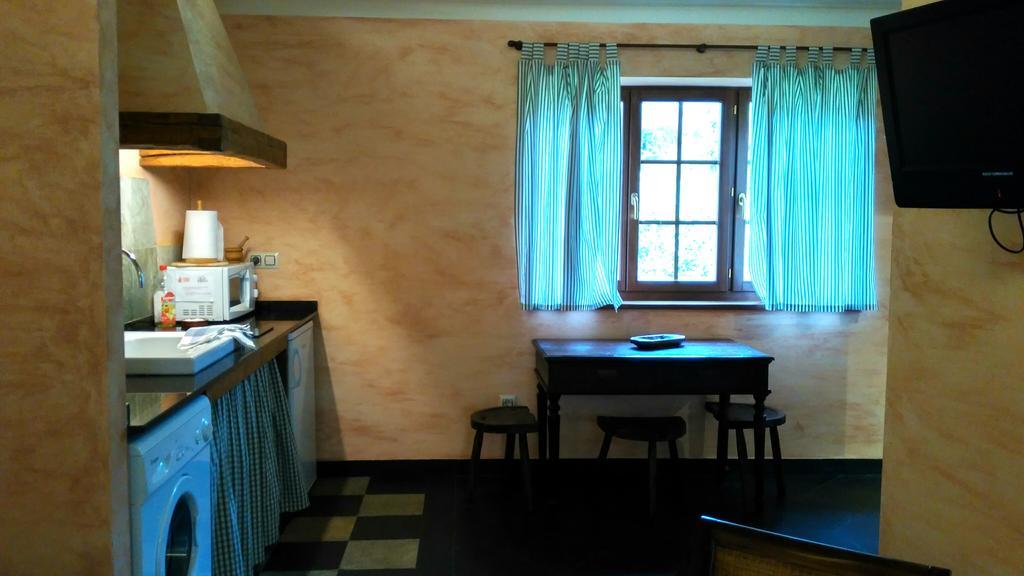 Hostal La Searila Seares Exterior foto